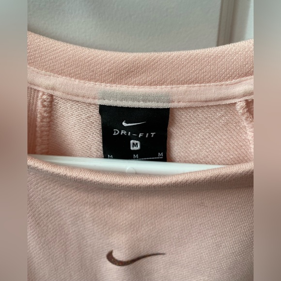 Nike Cropped Dri-Fit Sweatshirt NWOT Size M - Picture 3 of 3